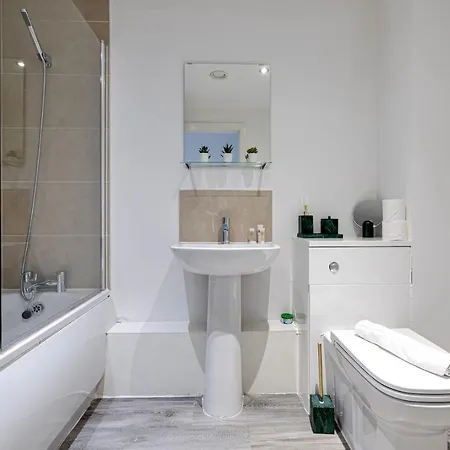 Stunning 2 Bed Apt With Free Parking Close To Cc Manchester Exterior foto