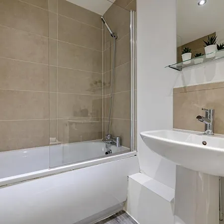 Stunning 2 Bed Apt With Free Parking Close To Cc Manchester Exterior foto