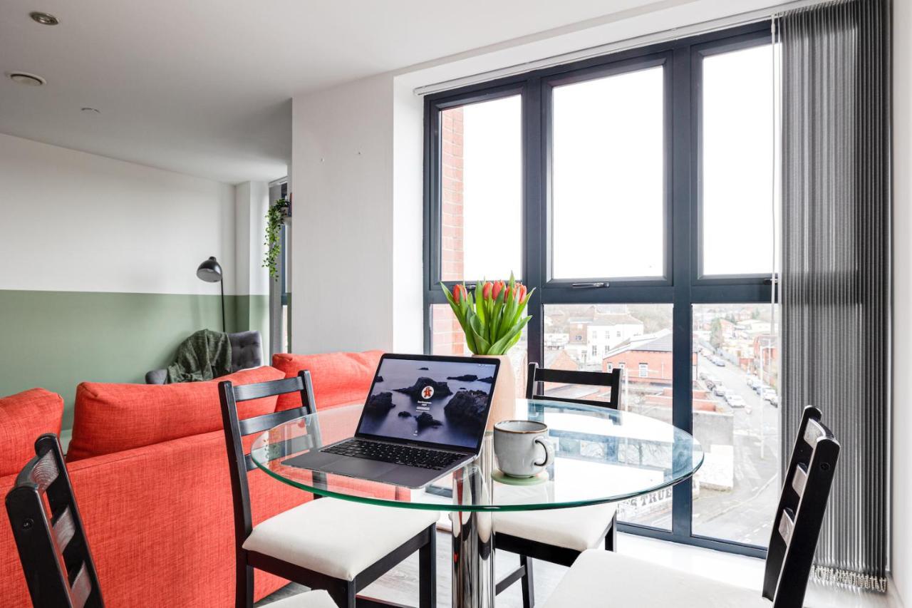 Stunning 2 Bed With Free Parking Close To Cc * Manchester