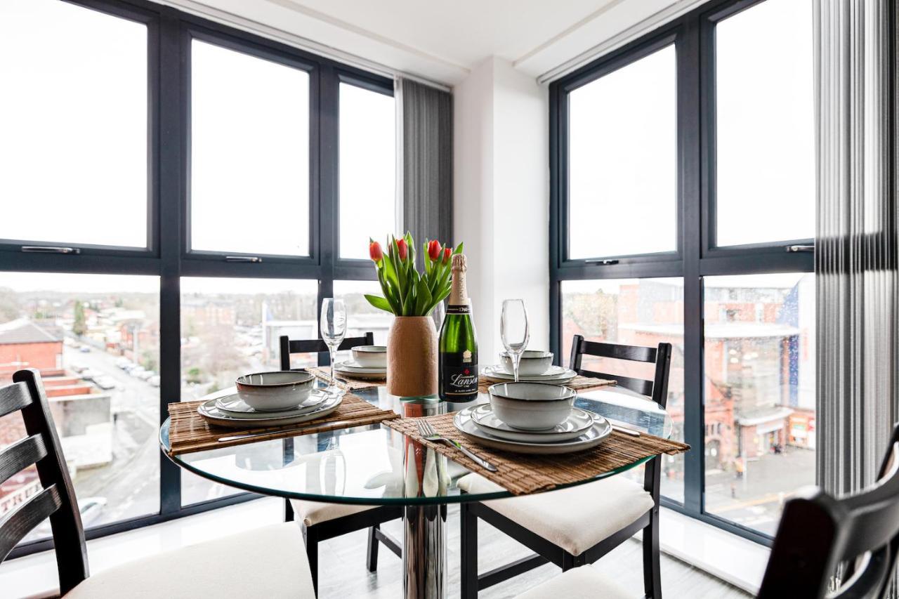 Stunning 2 Bed With Free Parking Close To Cc *
